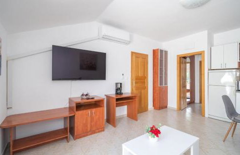 Lovely Apartment In Dubrovnik With Wifi - Photo 22