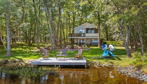 Lake Daze by Avantstay Lakefront w/ Modern Interior, Enclosed Porch & Hot Tub - Foto 3, Other