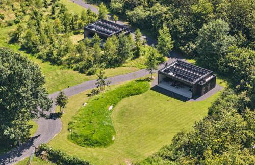 Whispering Leaves - Photo 16