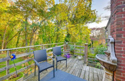 Cozy Dix Hills Apt with Deck about 7 Mi to Beach! - Photo 1