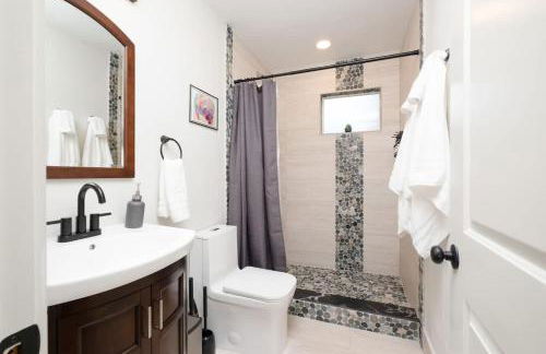 Serene Place Walk to UF Stadium Near Shands & Downtown - Foto 20