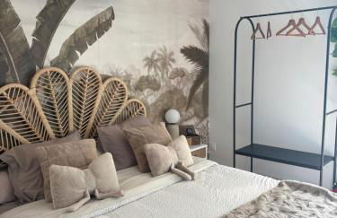 Le Chêne Doré Appartement romantique avec Jacuzzi Privé au cœur du centre touristique - Foto 1