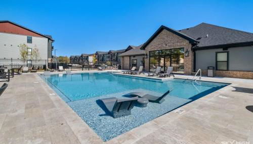 Trails End Here, King Bds, Lux Apt with Gym Access - Foto 3