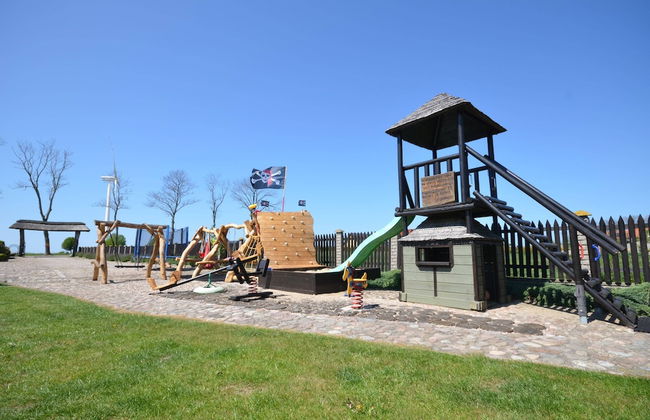 Cottage in Cisowo Near Baltic Coast Beach - Photo 17