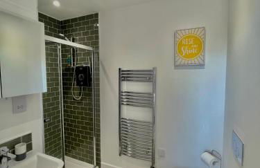 Ye Olde Windmill Apartment Free Parking - Foto 8