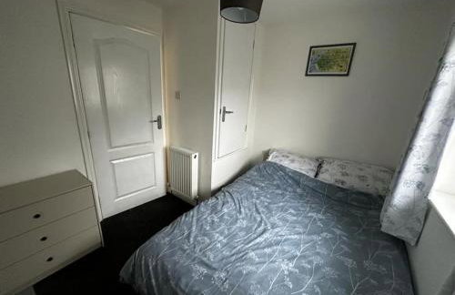 Large 3 bed property - Photo 3