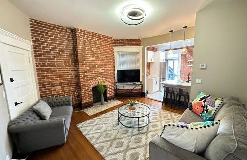 Big Brick 2 Bedroom apartment in Victorian Village - Foto 1