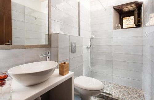 Myrsini's Castle House - Comfortable Residence with Large Balcony & Sea View - Photo 16