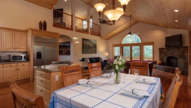 Donner Ridge by Avantstay Minutes to Skiing Deck Ping Pong Pool Table - Foto 3, Habitación