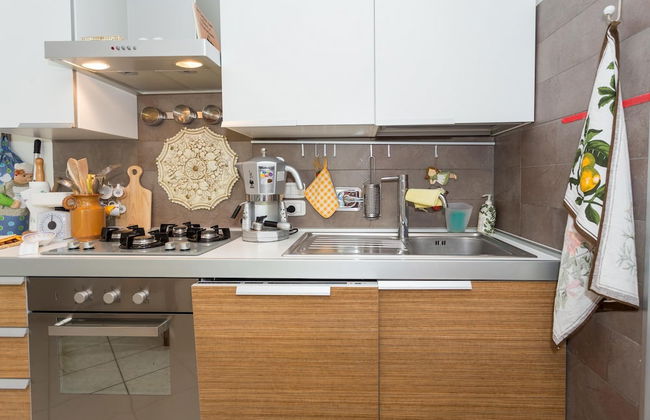 Cozy Apartment With Large Garden - Photo 7