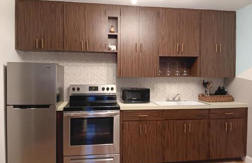 Mid Century Style Cottage Near Historic Downtown - Foto 28