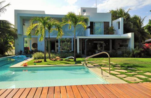 Casa de Praia em Interlagos - 4 suítes a poucos metros do mar - Foto 4