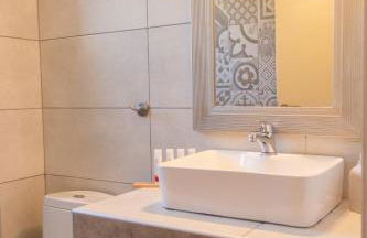 Helen Hotel - Photo 40