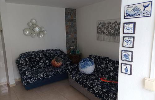 Blue And Gold Cozy Home - Photo 12