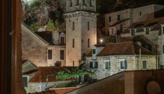 Charming stone apartment with jacuzzi in center of Omiš - Foto 2