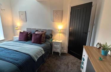 Cannons Loft Central Buxton, Duplex loft 3 bedroom Set over 3 floors stairs no lift sleeps 5 - Photo 18