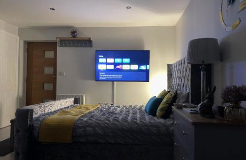 Entire guest suite in Highcliffe Dorset - Photo 26