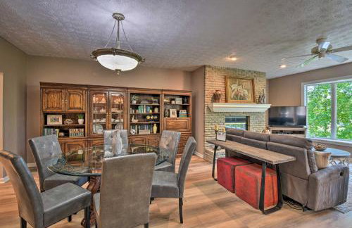 Resort-Style Condo with Balcony on Lake Keowee - Foto 2