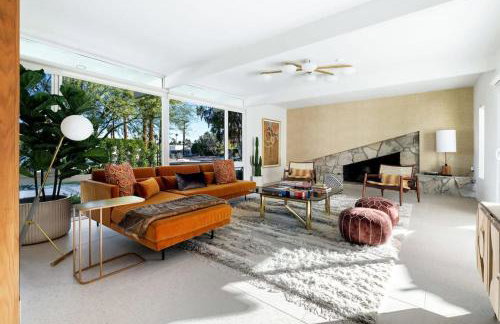 Monterey Manor Interior Designed Home Plus Pool - Photo 22