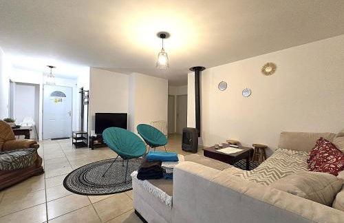 Le Parc Jean Édouard - Spa avec jacuzzi privé - Superbe villa 4 chambres - 9 couchages - 6 lits - Poêle - Parking - Climatisation réversible- Terrasse ombragée et grand jardin - Foto 24