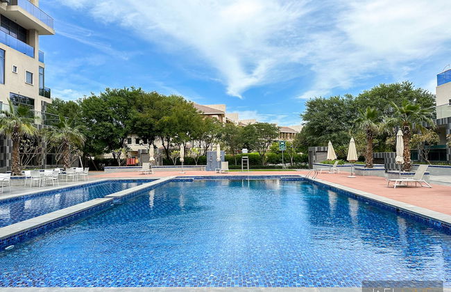 WelHome - Prime 1BR Apartment at Oia Residence - Photo 30