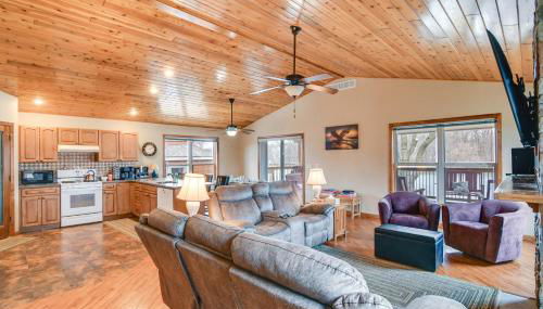 6 Mi to Dtwn Pella Riverfront Cabin with Game Room! - Foto 4