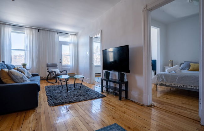 Stunning 2 Bedroom Apt! 3mins Walk From CDN Metro - Foto 23