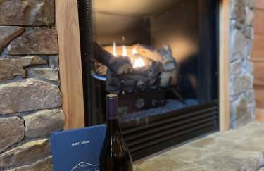 Fully Stocked Cabin Retreat w/ Game Room & Pond! - Foto 59