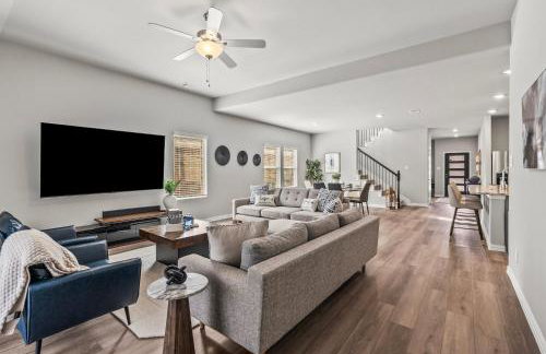 4Bed Luxury Getaway with Pool Table and Near Lake Lavon - Foto 23