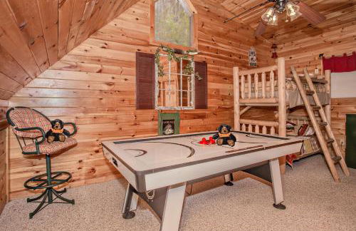 Alpine Joy-Hot Tub, Pond Access ,Cozy Cabin Retreat in the Smokies - Foto 11
