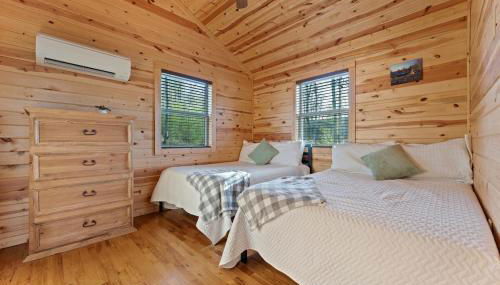 Cabin 3 Mtn View Cabin Near River with Hot Tub and Fire Pit - Foto 3