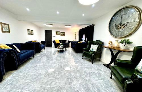 Lux 7 Bedroom residence - Photo 30