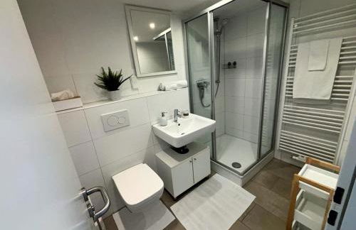 Quiet Garden-View Studio Apartment - Foto 16