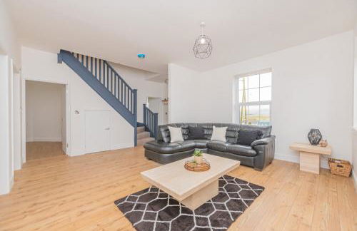 5 Bed cottage with Hot tub - Photo 11