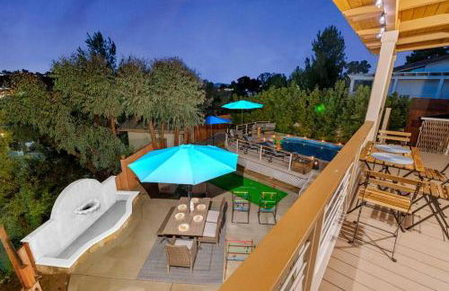 Majestic 5BR Villa with Guesthouse, Pool & Spa - Foto 14