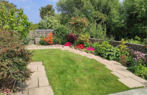 Benllech Sea View bungalow, Dog Friendly sleeps 6 - Foto 6