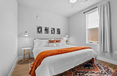 Modern King BR, Sectional, Pool, Gym, Near U of A - Foto 2