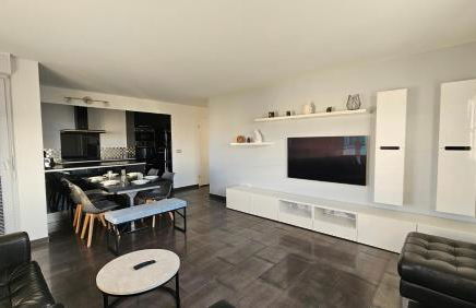 Appart 3 chambres-Gare 1 min-Disneyland Paris 6 min - Foto 2