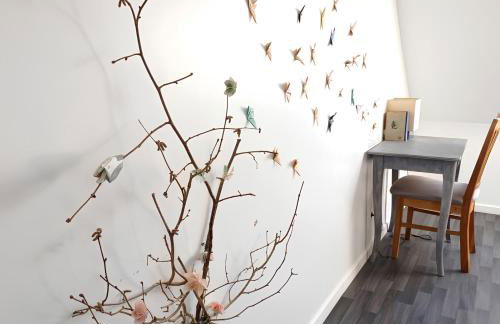 L'artistique, 4 lits, 2 chambres, stationnement gratuit, spacieux, atypique - Photo 26