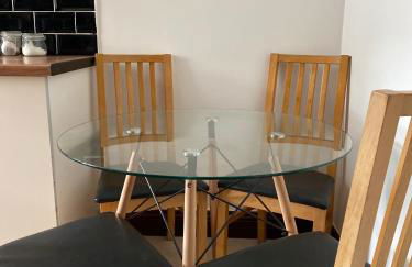 Cosy 2 Bed Flat in Swansea - Home away from Home - Foto 4