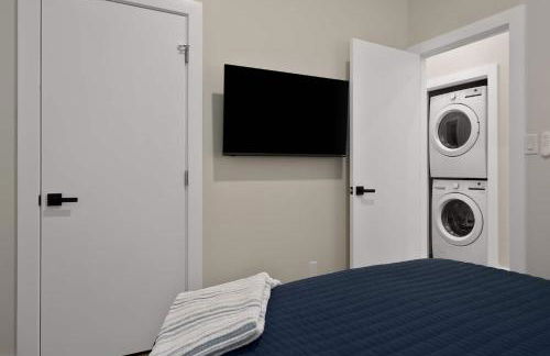 Modern Lake House 3 Blocks from the Lake! - Foto 12