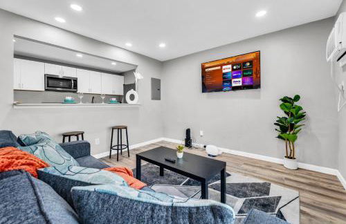 Modern 2BD 2BA Flat Gym and Pool Heart of Downtown - Foto 14