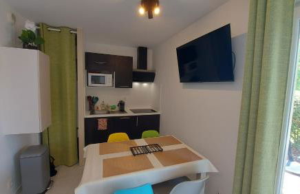 T2, 50m du lac, PISCINE, WIFI, jardin terrasse sans vis-à-vis, 1 à 4 pers - Foto 5