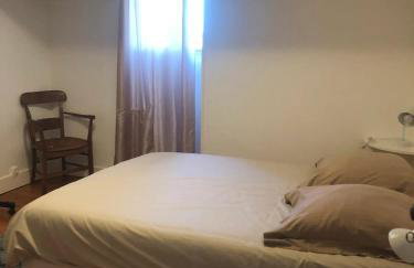 Maison charmante à Saint-Germain-de-Lusignan, parking privé - Foto 9