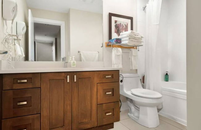 Harrison Lake Pets Welcome 3BR Suite - Photo 36