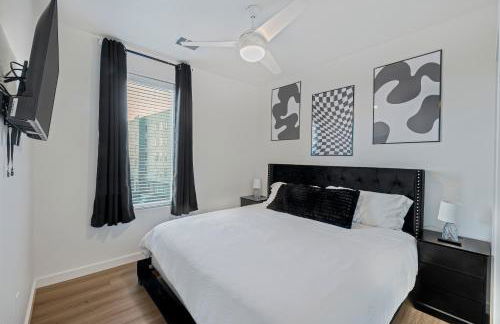 New Downtown Luxury APT ' 2 King Beds, Free Parking, Fast Wi-Fi & Gym Access! - Foto 9