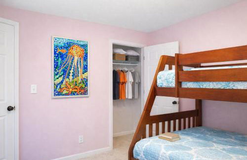 Pool House, Short Drive to Beach, Grill, Smart TV - Foto 12