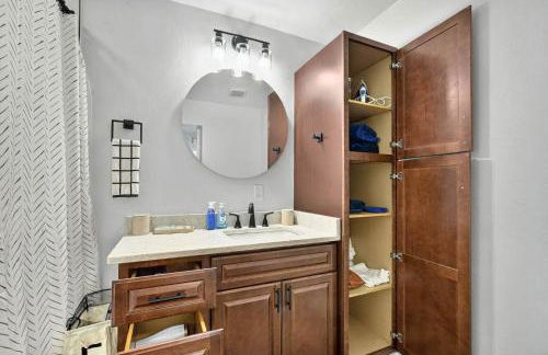 It's A Vibe- less than 10mins Capital,Hospitals,FAMU,&FSU - Foto 20