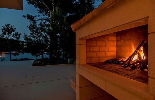 Beachfront Villa Seven Sins with Pool - Foto 52