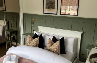 Laggan House - Photo 1